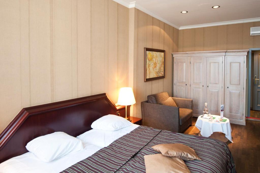 Hotel La Pomme D'Or Oudenaarde Room photo